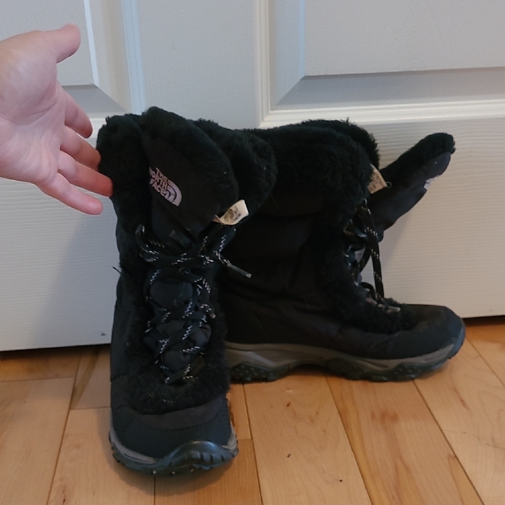 The North Face Women's Size 7 Winter Boots